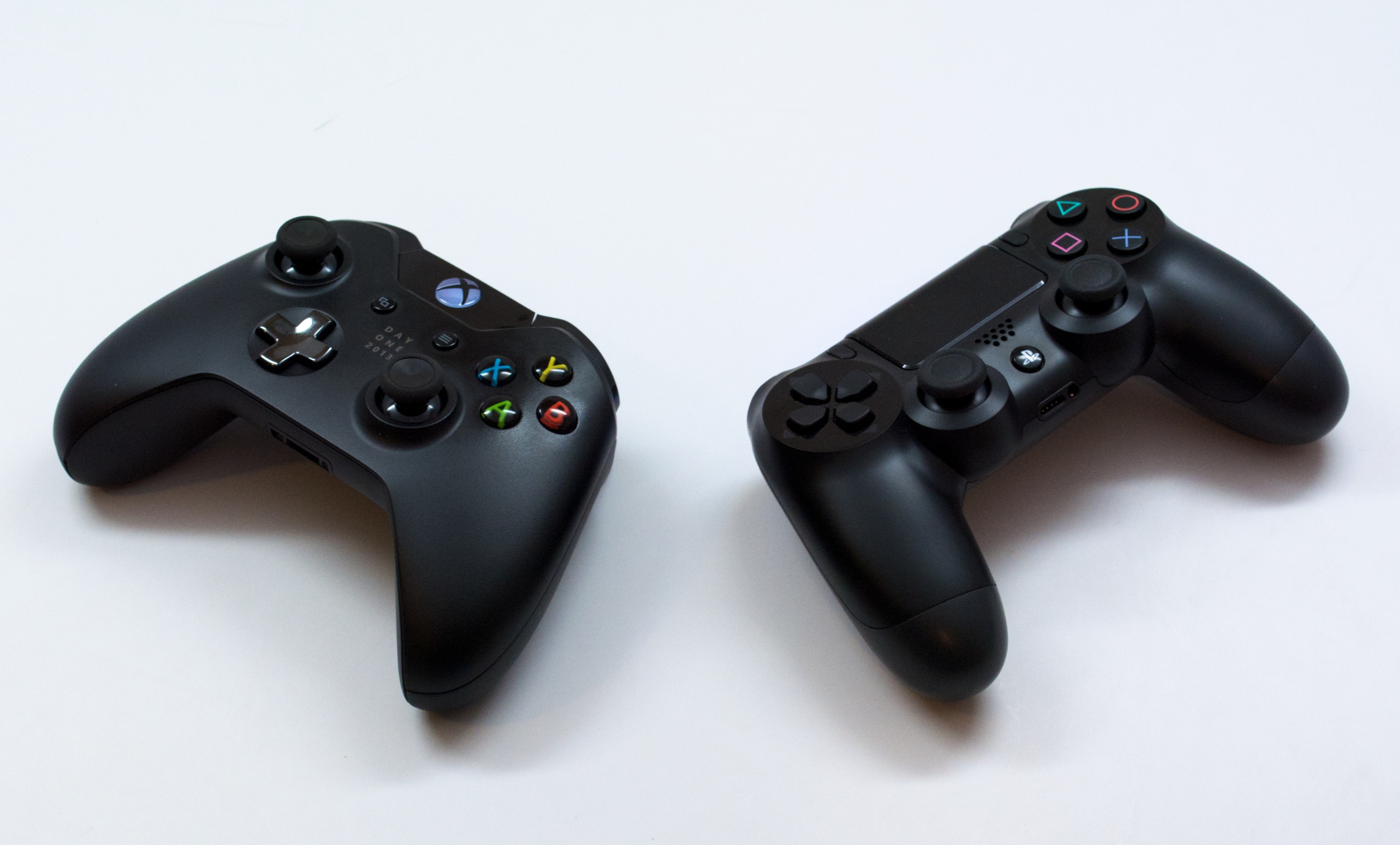 Microsoft will allow cross platform play with PS4 and PC players